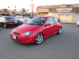 Illustration for article titled ​Heinously Unreliable Used Car Battle of the Week: Early 2000s Hot Hatches